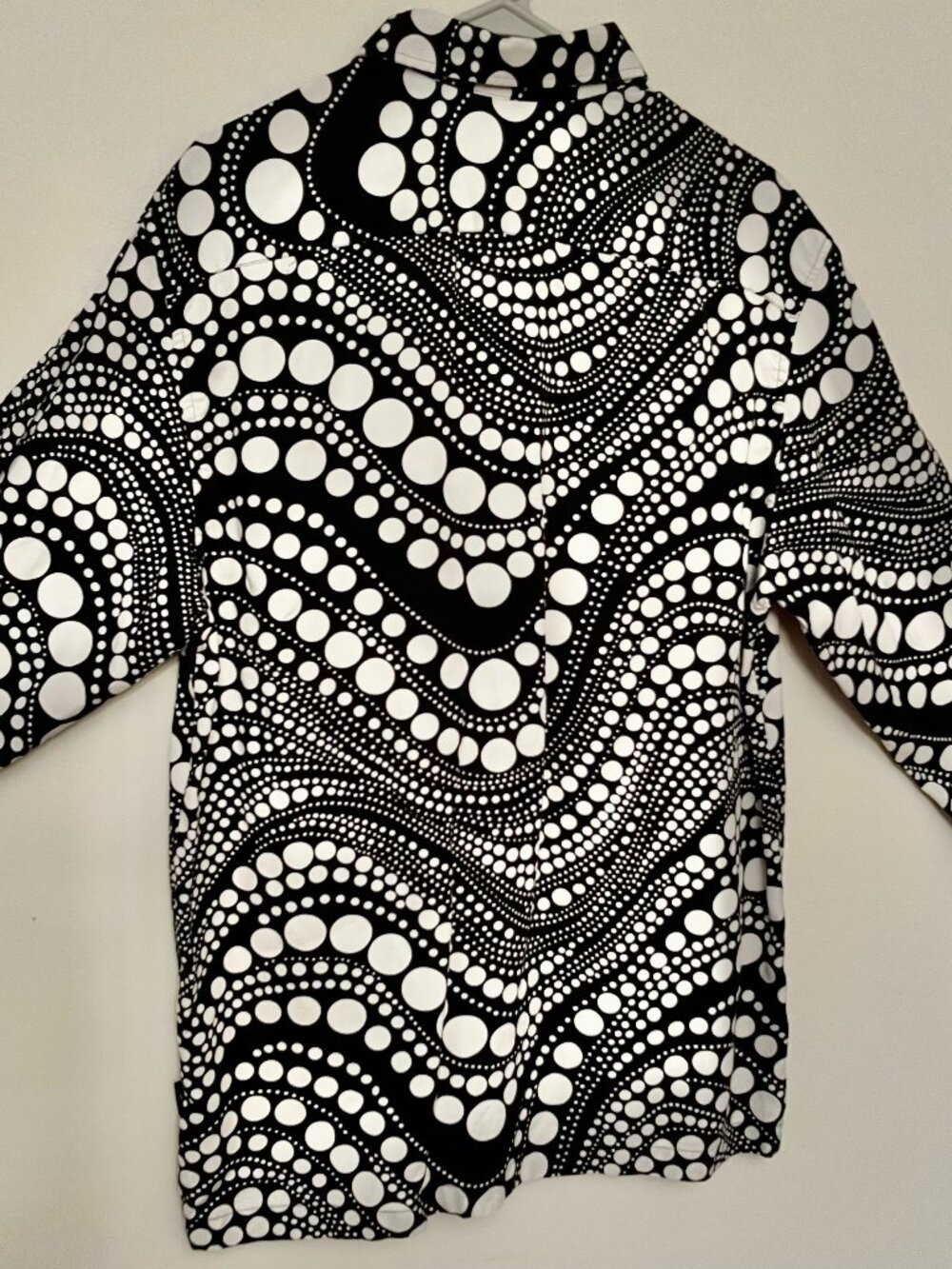 Boutique Ted Baker shirt, graphic design, silky drapey fit.